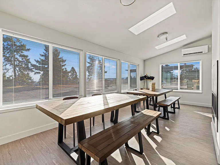 Shasta Place Apartments — Photo 4