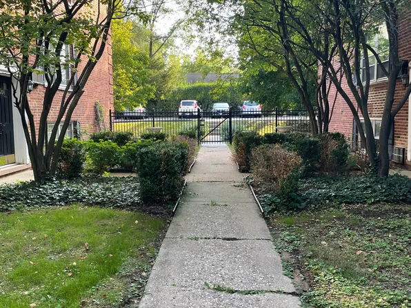 500 Lake Ave #3, Woodstock, IL 60098