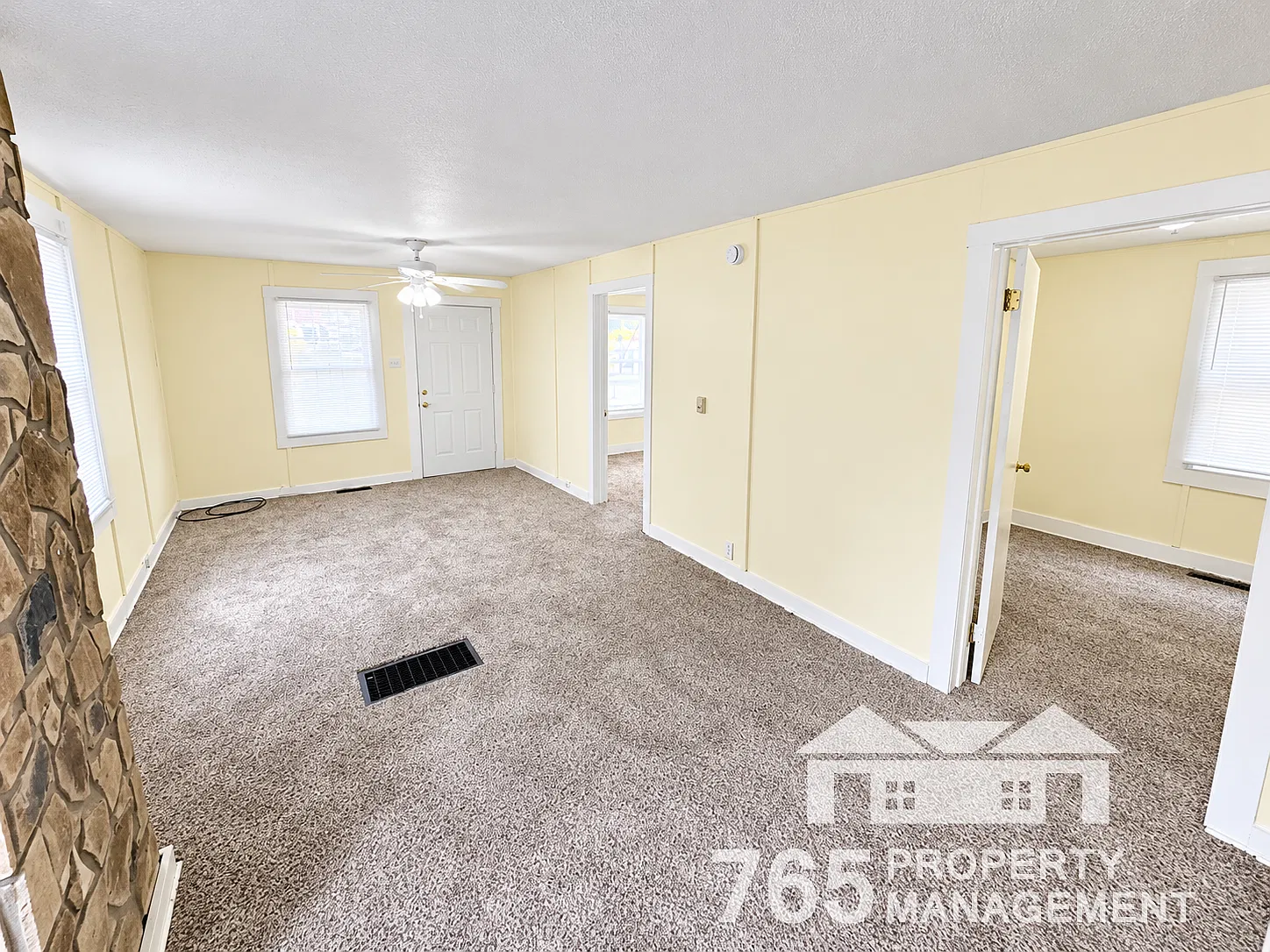 2 bed, 726 sqft, $895 — Photo 2