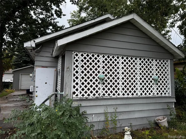 3517 Fern Ave, Burton, MI 48529