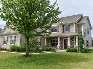 1808 River Lakes Rd S, Oconomowoc, WI 53066