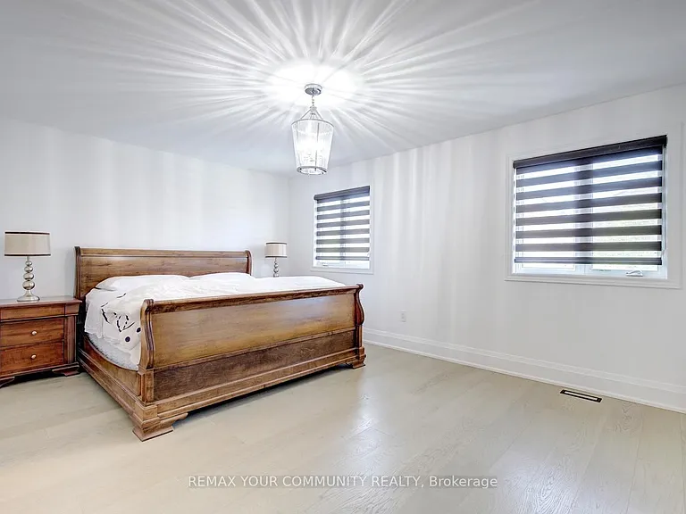 16 Muret Cres — Photo 24