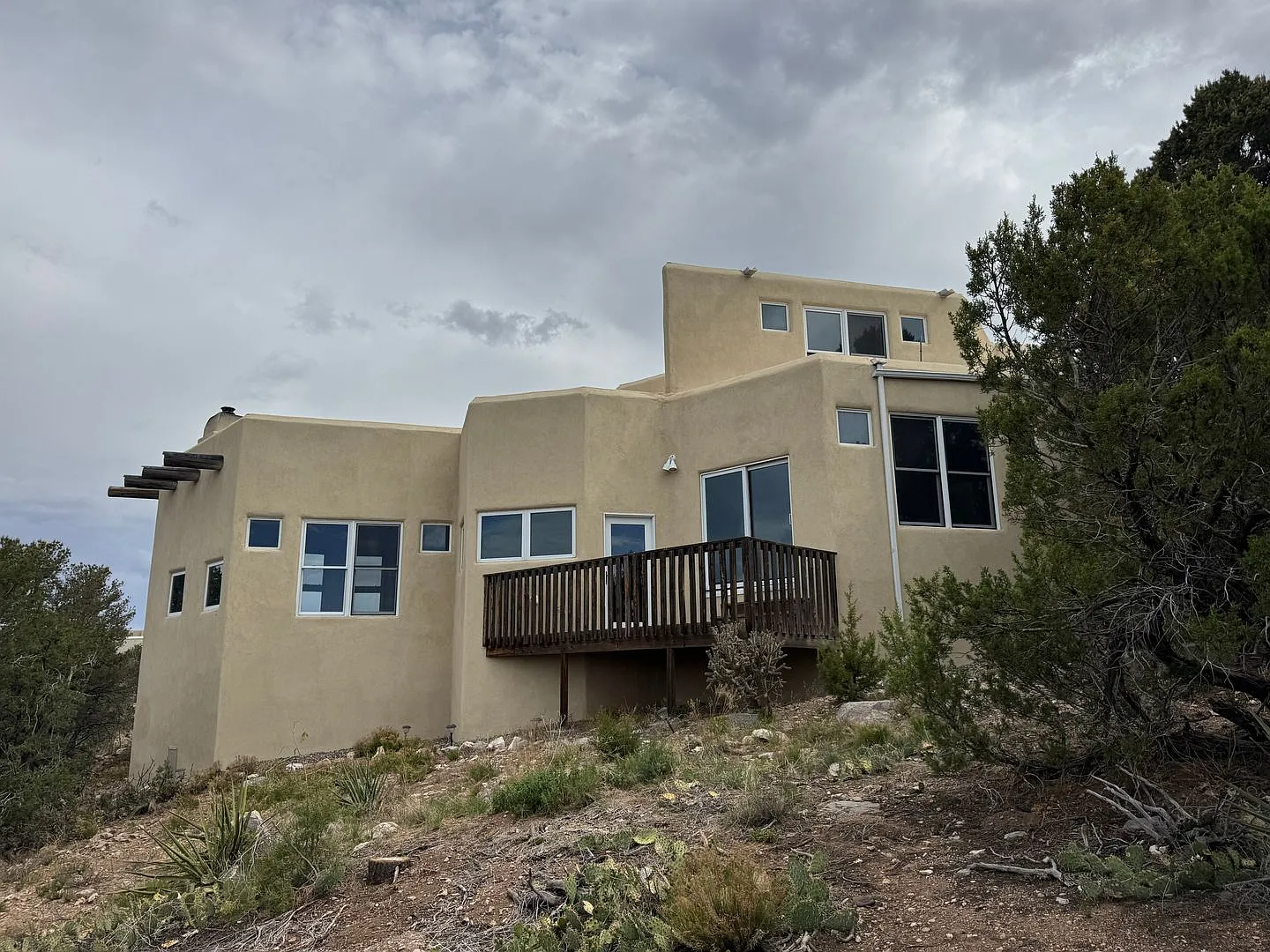 3 Bedroom, 3 Bathroom Home in Edgewood — Photo 3