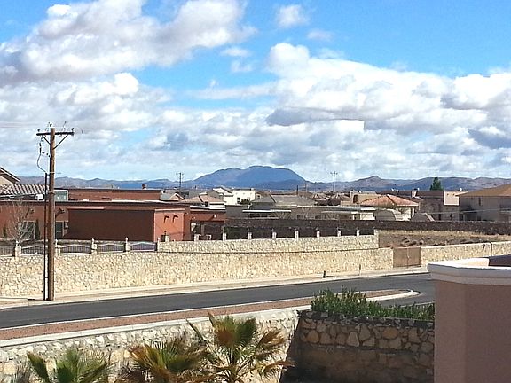 4th image of 13085 Tierra Vergel Dr