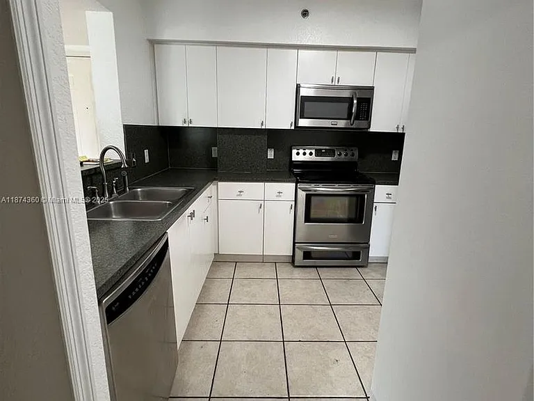 9300 Fontainebleau Blvd #E101 — Photo 1