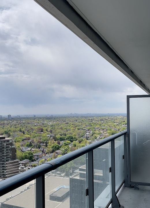 2nd image of 2221 Yonge St #2405