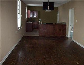 5th image of 2325 Robert St