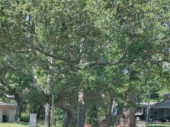 927 N Caswell Avenue, Southport, NC 28461