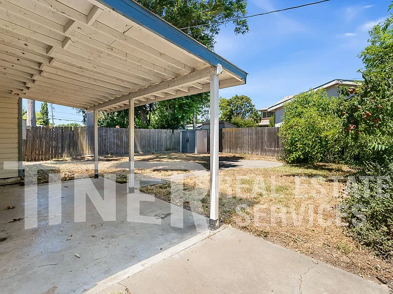 1436 Carrie St — Photo 16