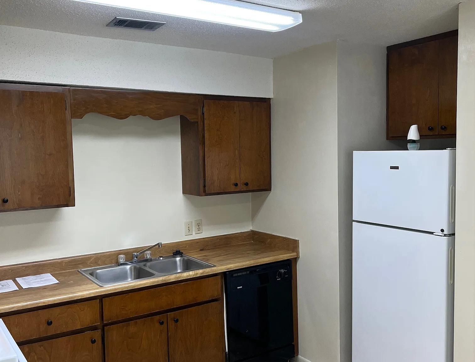 Kitchen with plenty of cabinet space