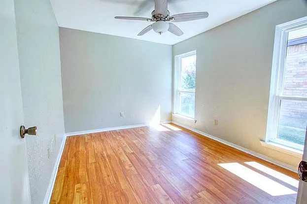 2402 Summer Place Dr — Photo 37