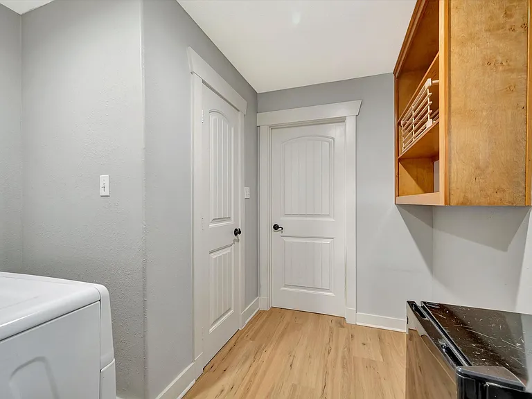 4628 Kermit St — Photo 13