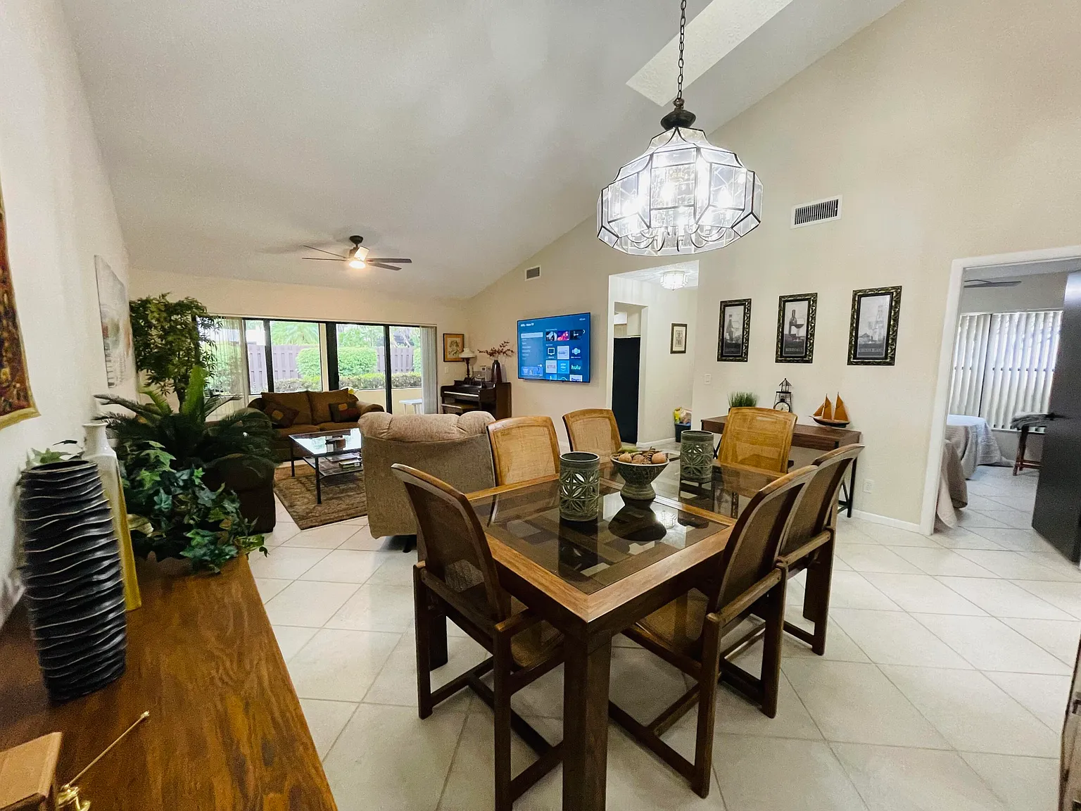 2 bed, 2.0 bath, 1369 sqft, $4,850 — Photo 1