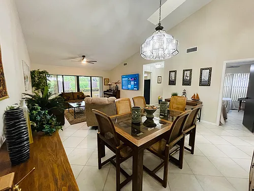 354 SW 28th Ave Photo 1