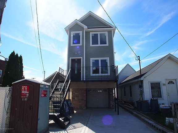 3rd image of 500 Midland Ave