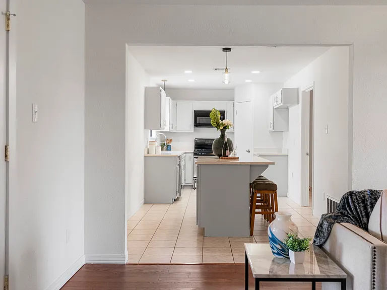13004 Esplanade St — Photo 32