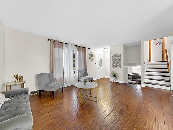 3rd image of 2628 Dana Ave