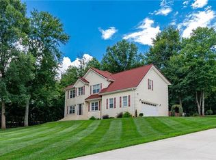 6735 Waterfront Dr, Hickory, NC 28601