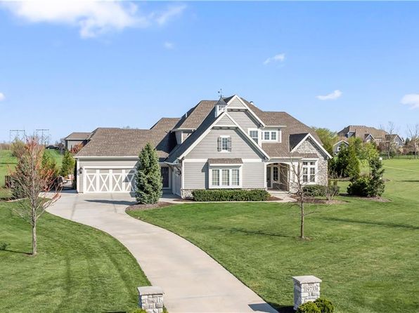 19733 Windsor Dr, Stilwell, KS 66085