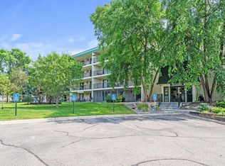 10511 Cedar Lake Rd APT 514, Minnetonka, MN 55305