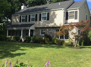 388 Titus Way, Williston Park, NY 11596