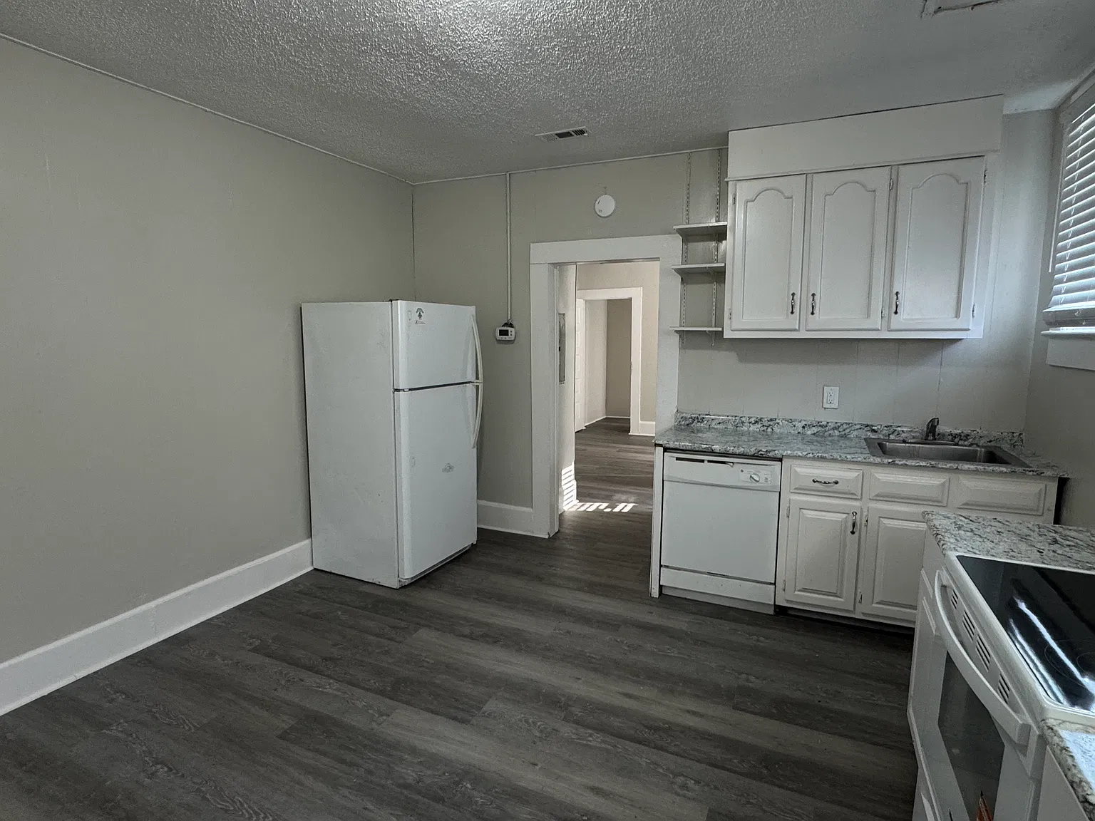 1 bed, 750 sqft, $1,050 — Photo 4
