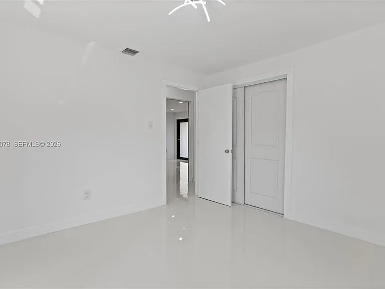 1524 SW 32nd Ct — Photo 18