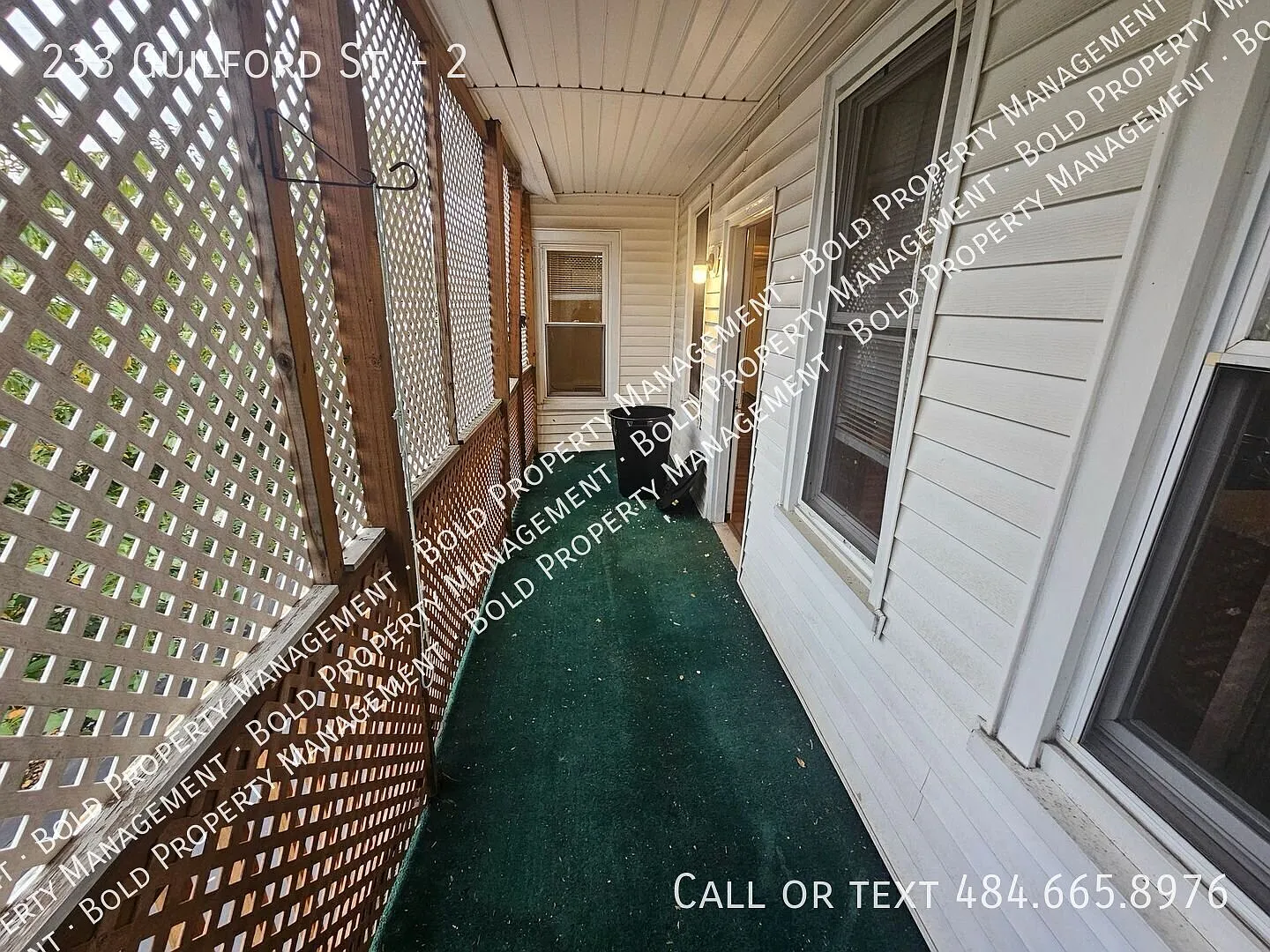 1 Bedroom 1 Bath Apartment — Photo 2