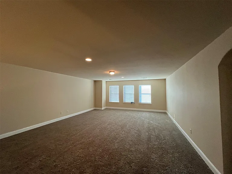 3826 Hyde Park Dr — Photo 23