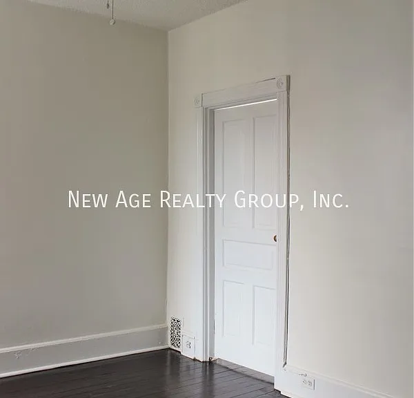 1320 S 51st St — Photo 23