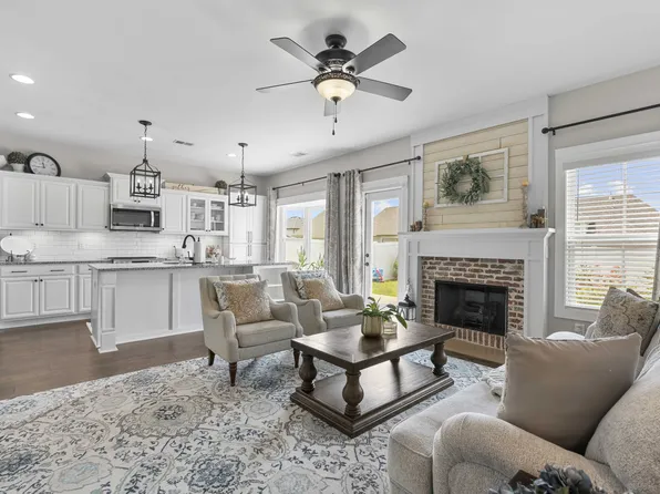 5543 Stonefield Dr, Smyrna, TN 37167