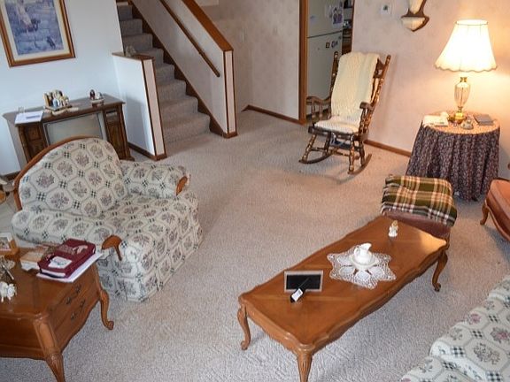 5th image of 40 Elm Ct