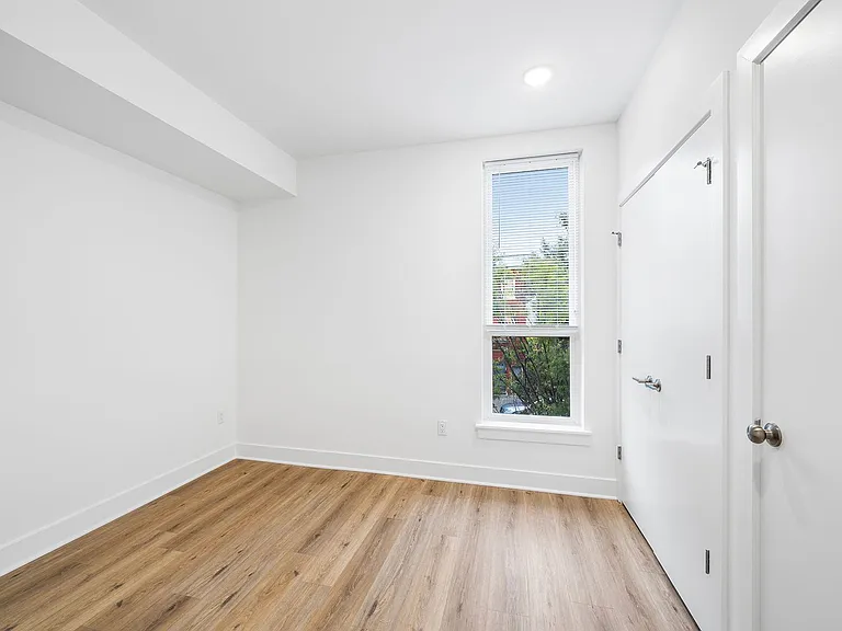 4324 Lancaster Ave — Photo 22