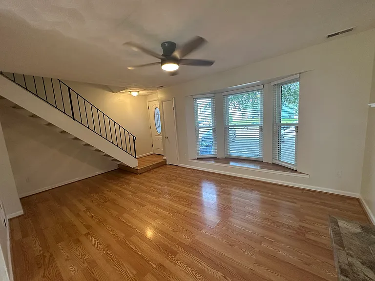 3590 Windmill Dr — Photo 3