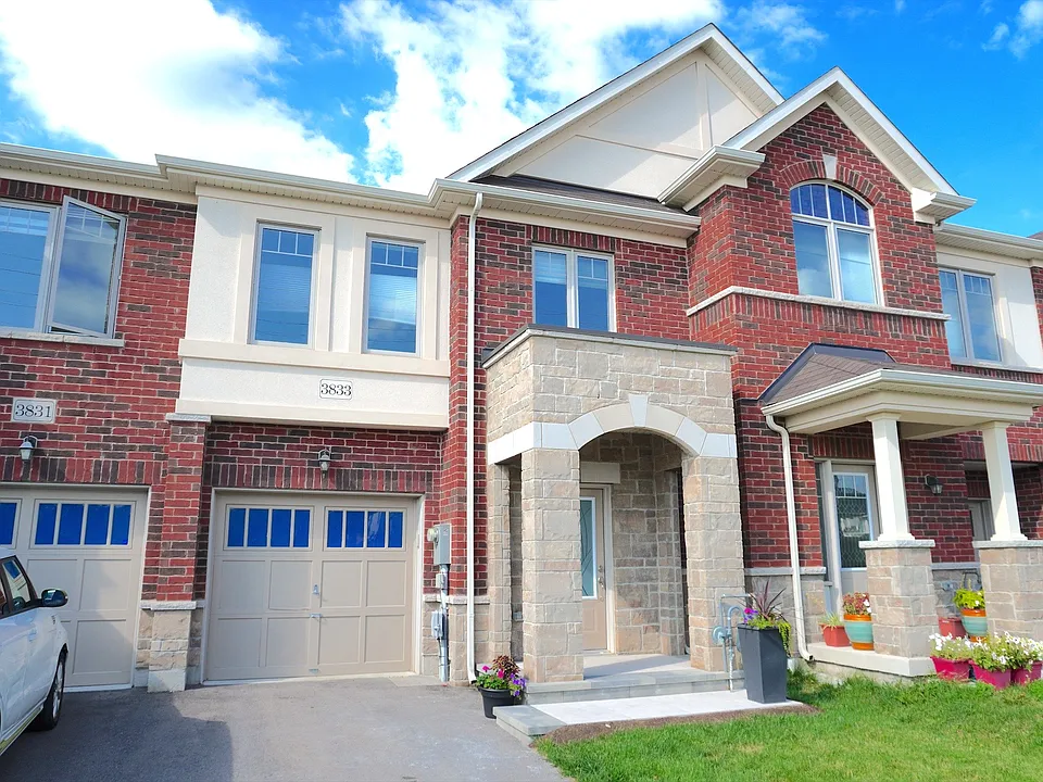 3833 Tufgar Cres