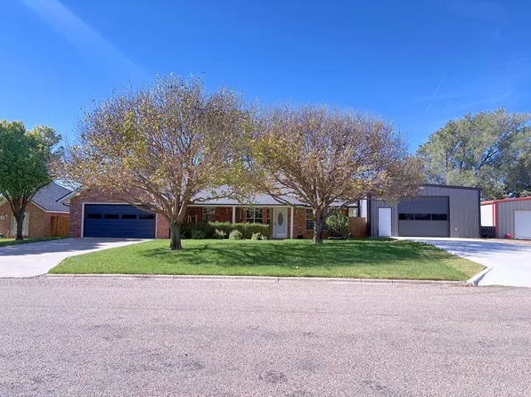 1910 Zuni Trl, Dalhart, TX 79022