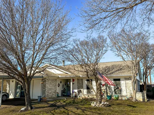 1324 N Creek Dr, Saginaw, TX 76179