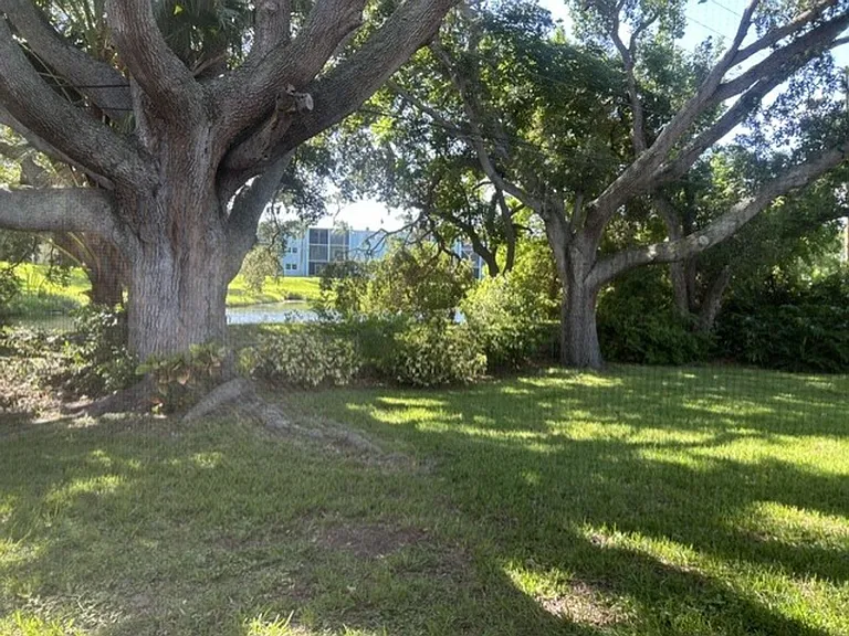 1207 Dinner Bell Ln E — Photo 14