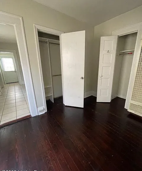 2138 Crittenden Dr — Photo 14