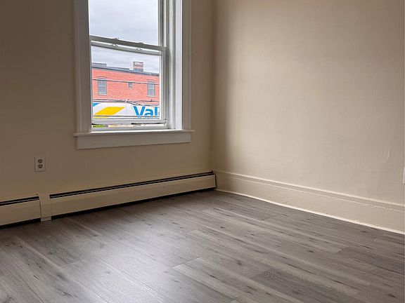 3rd image of 390 Main St #4