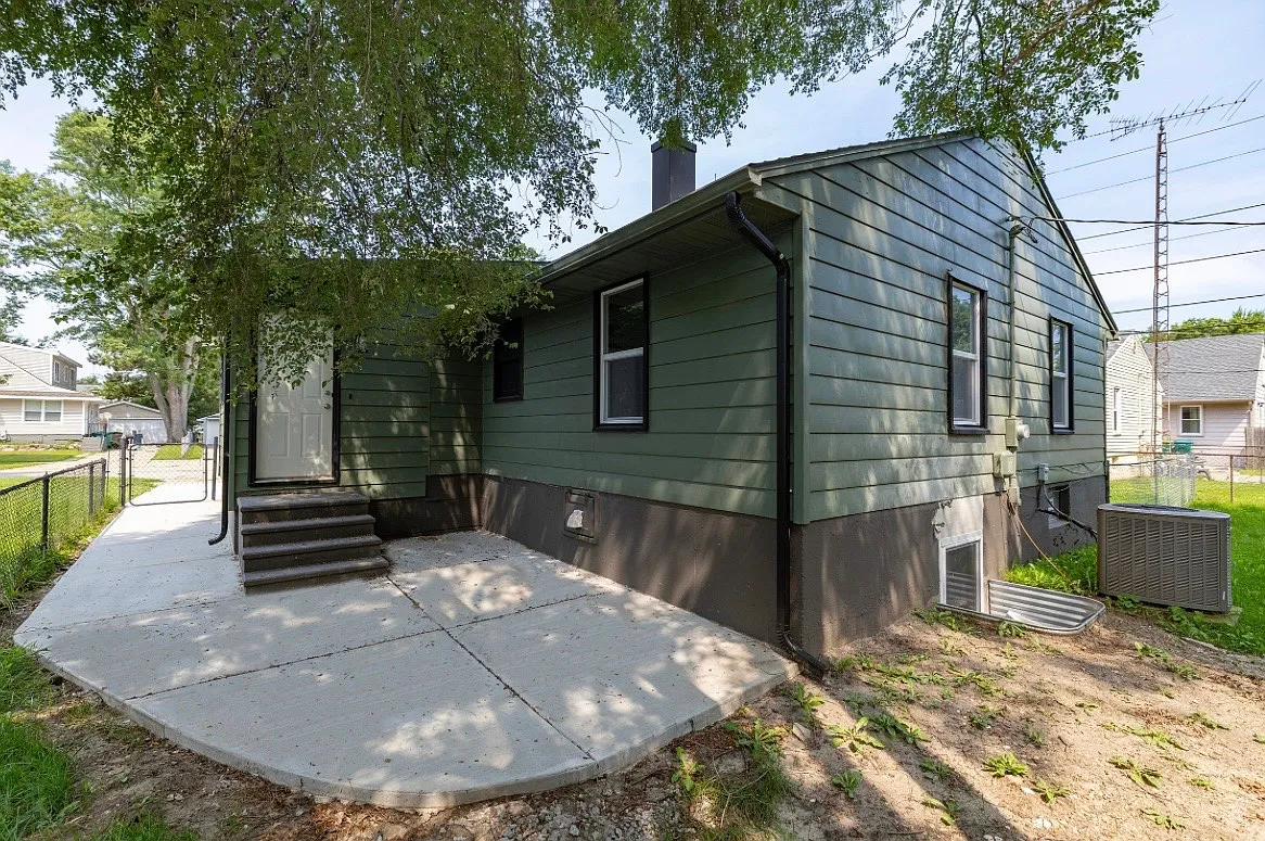 4 bed, 1925 sqft, $2,850 — Photo 4