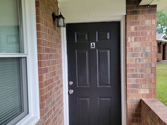 3rd image of 139 Stoneybrooks Pl #A