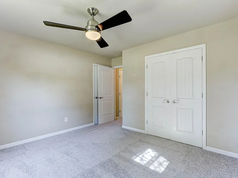 2820 Guilford Ln — Photo 27
