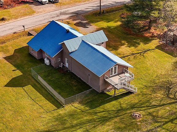 3rd image of 3079 Wingert Rd