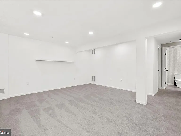 577 Quaker Ridge Ct — Photo 22
