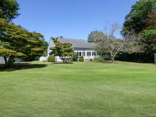 13 West End Avenue, East Quogue, NY 11942