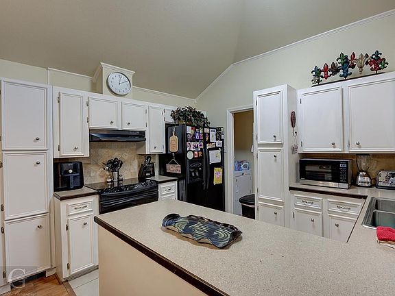 2nd image of 3306 Kingsford Pl