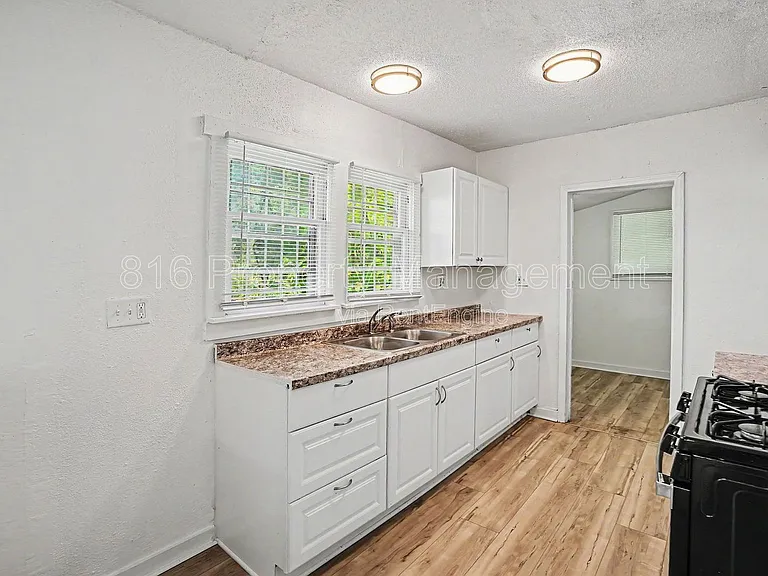 5013 S Benton Ave — Photo 6
