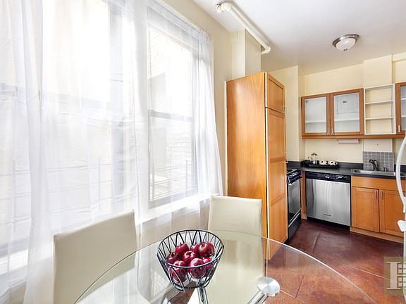 5th image of 304 W 89th St #4B