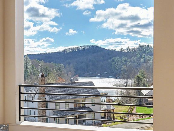 4th image of 90 Cove View Ln